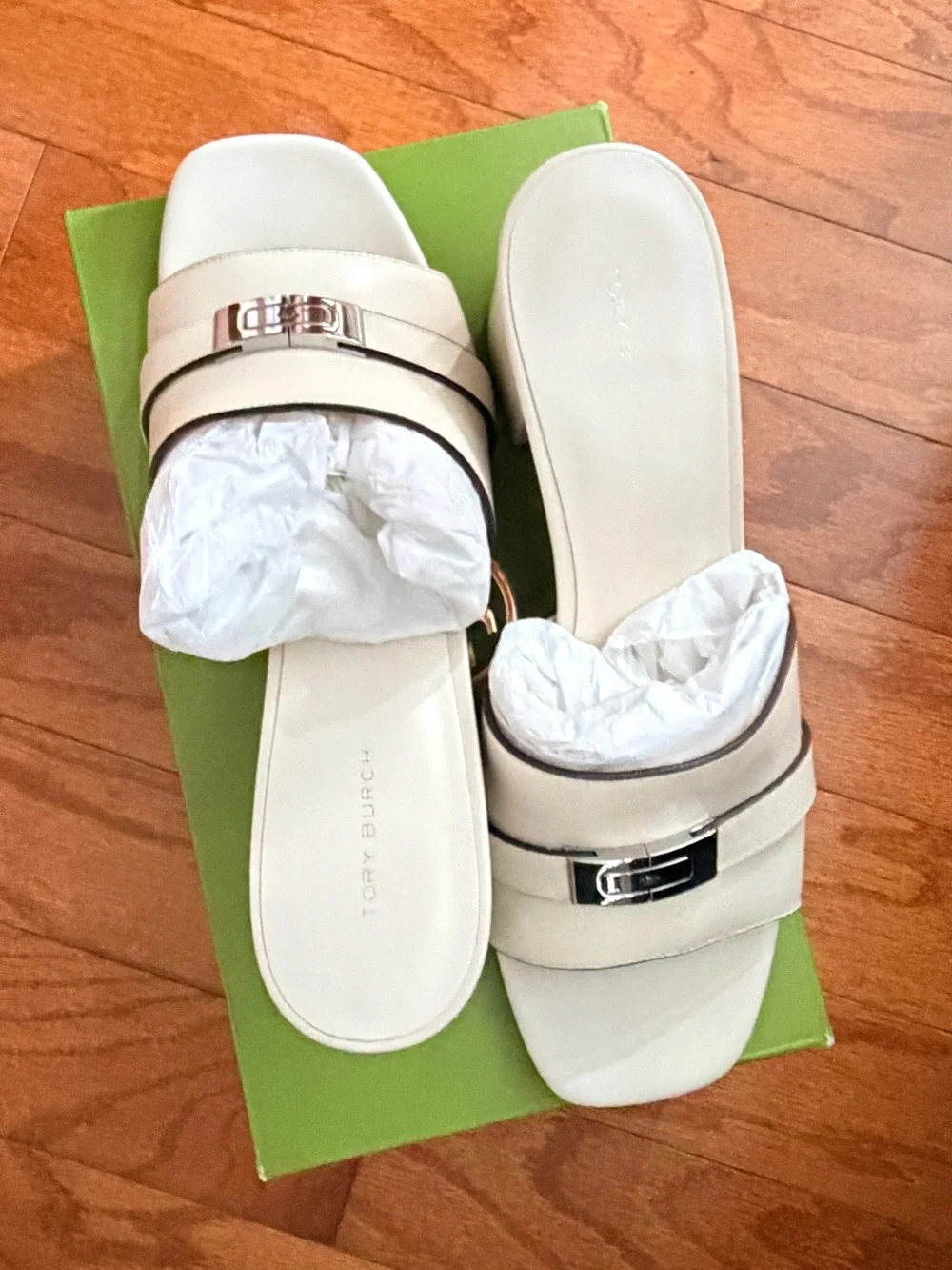 New in box Tory Burch light cream mule Size 10